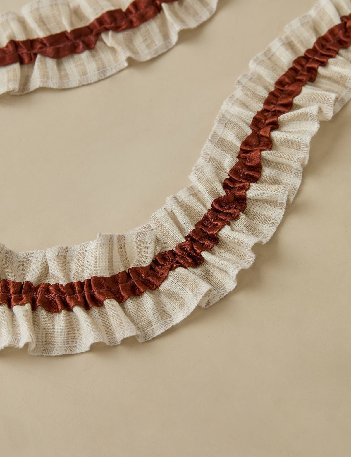 Carlen Linen Satin Garland