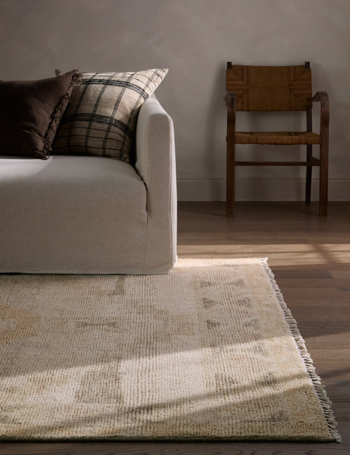 Ambretta Hand-Knotted Wool Rug