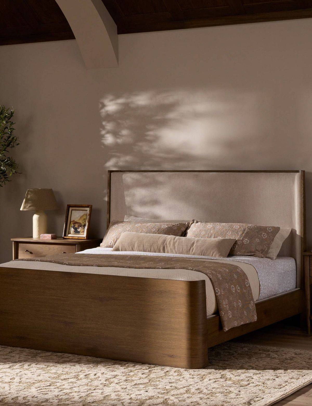 Haro Platform Bed