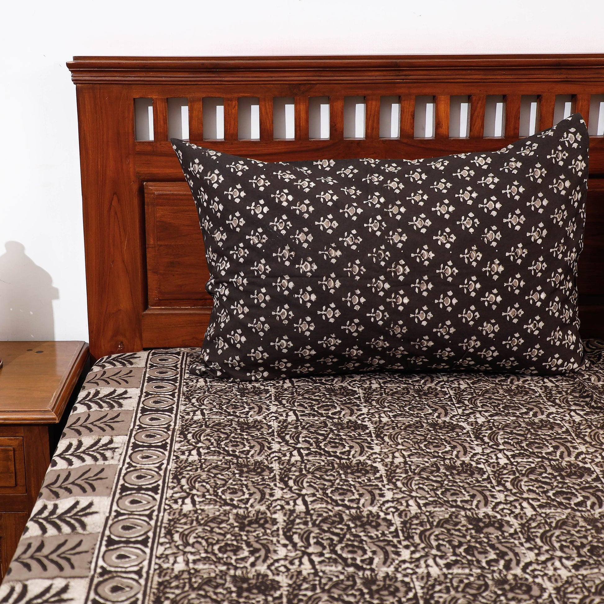 Brown - Pipad Block Printed Cotton Double Bed Cover with Pillow Covers (108 x 90 in)