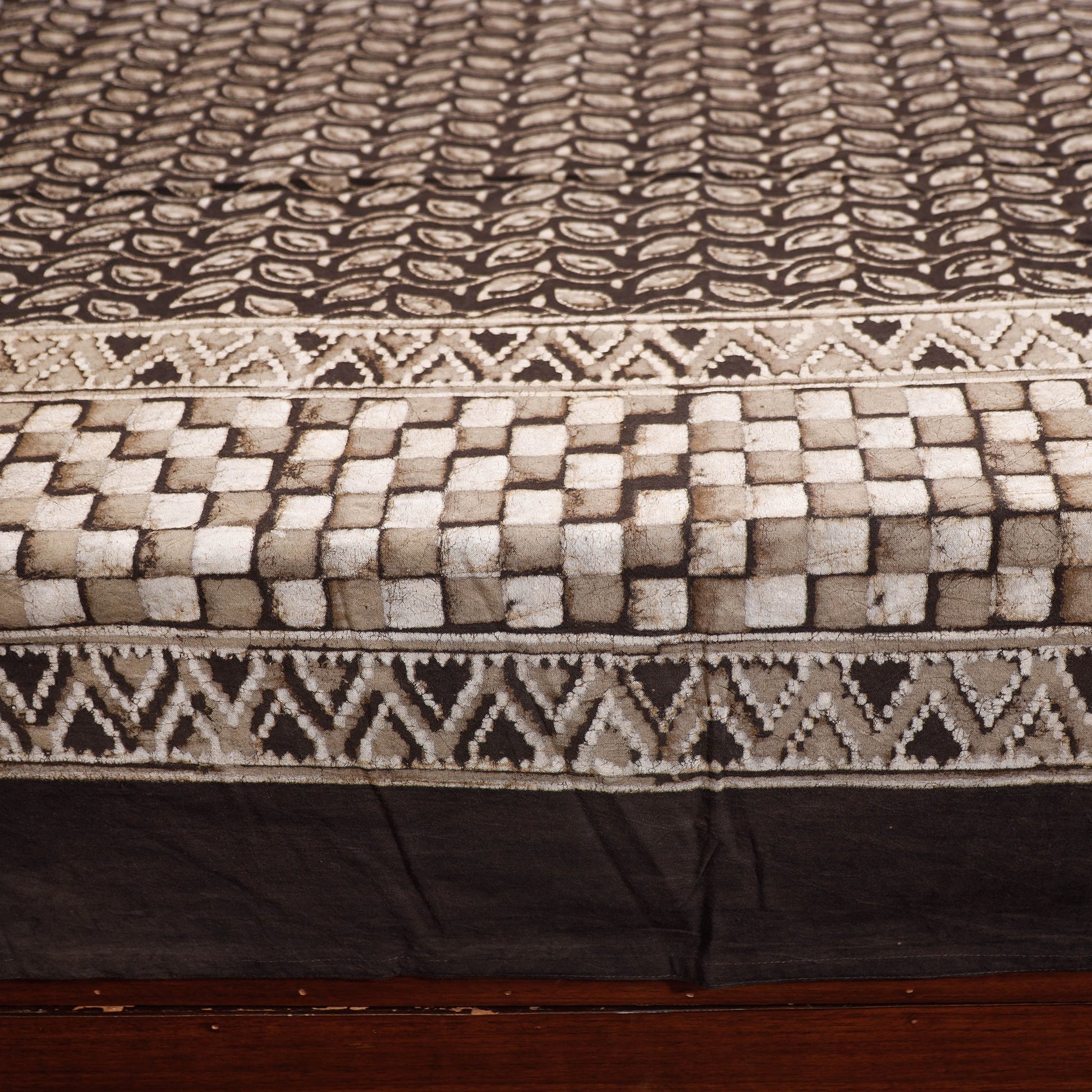 Brown - Pipad Block Printed Cotton Double Bed Cover with Pillow Covers (108 x 90 in)