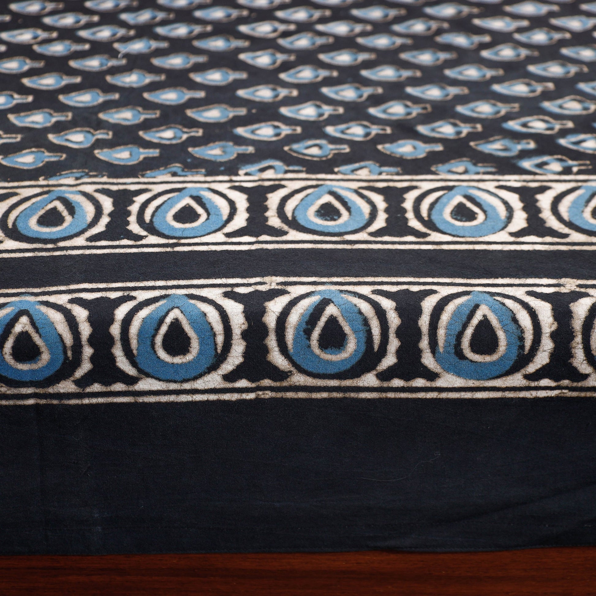 Black - Pipad Block Printed Cotton Single Bed Cover with Pillow Covers (90 x 60 in)