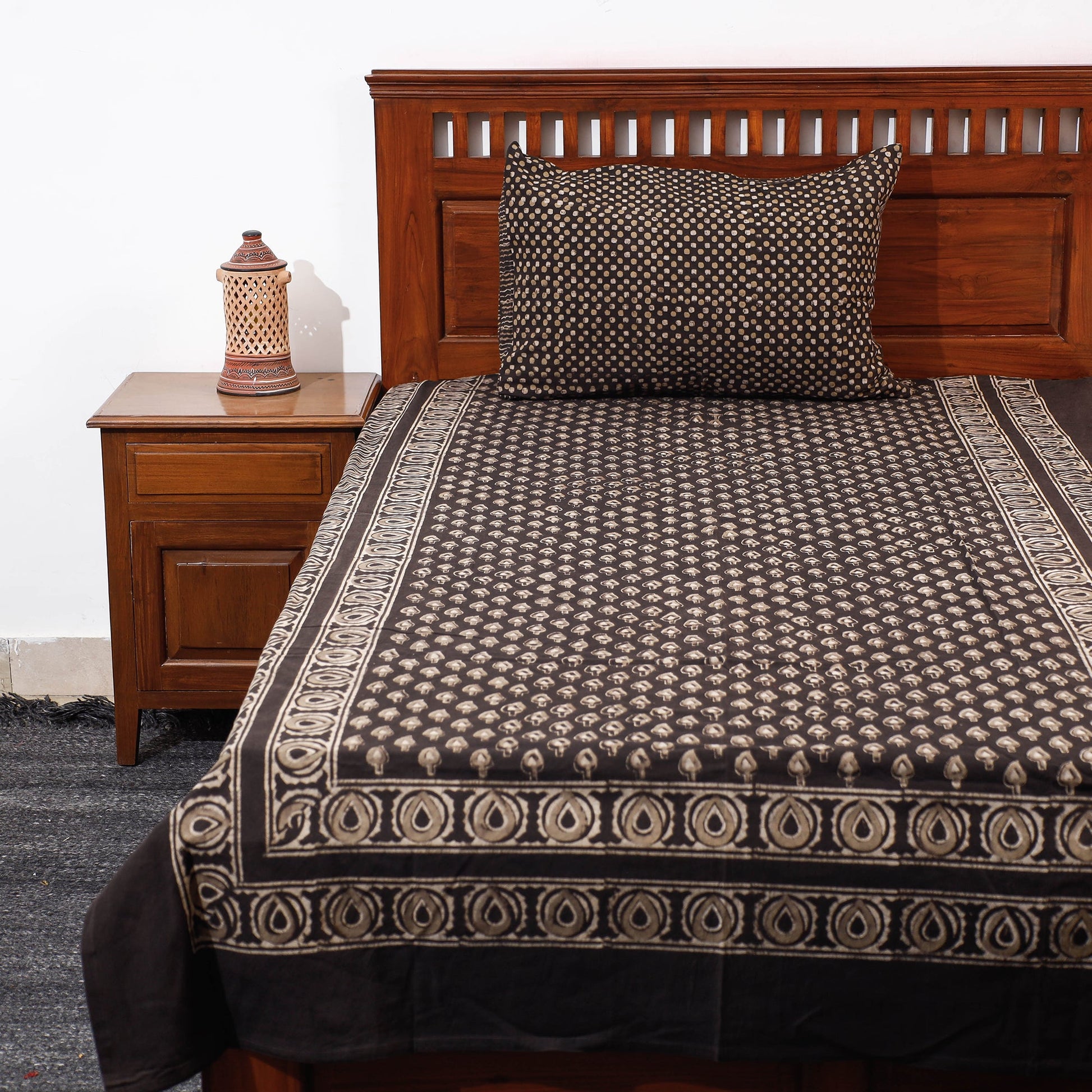 Brown - Pipad Block Printed Cotton Single Bed Cover with Pillow Covers (90 x 60 in)