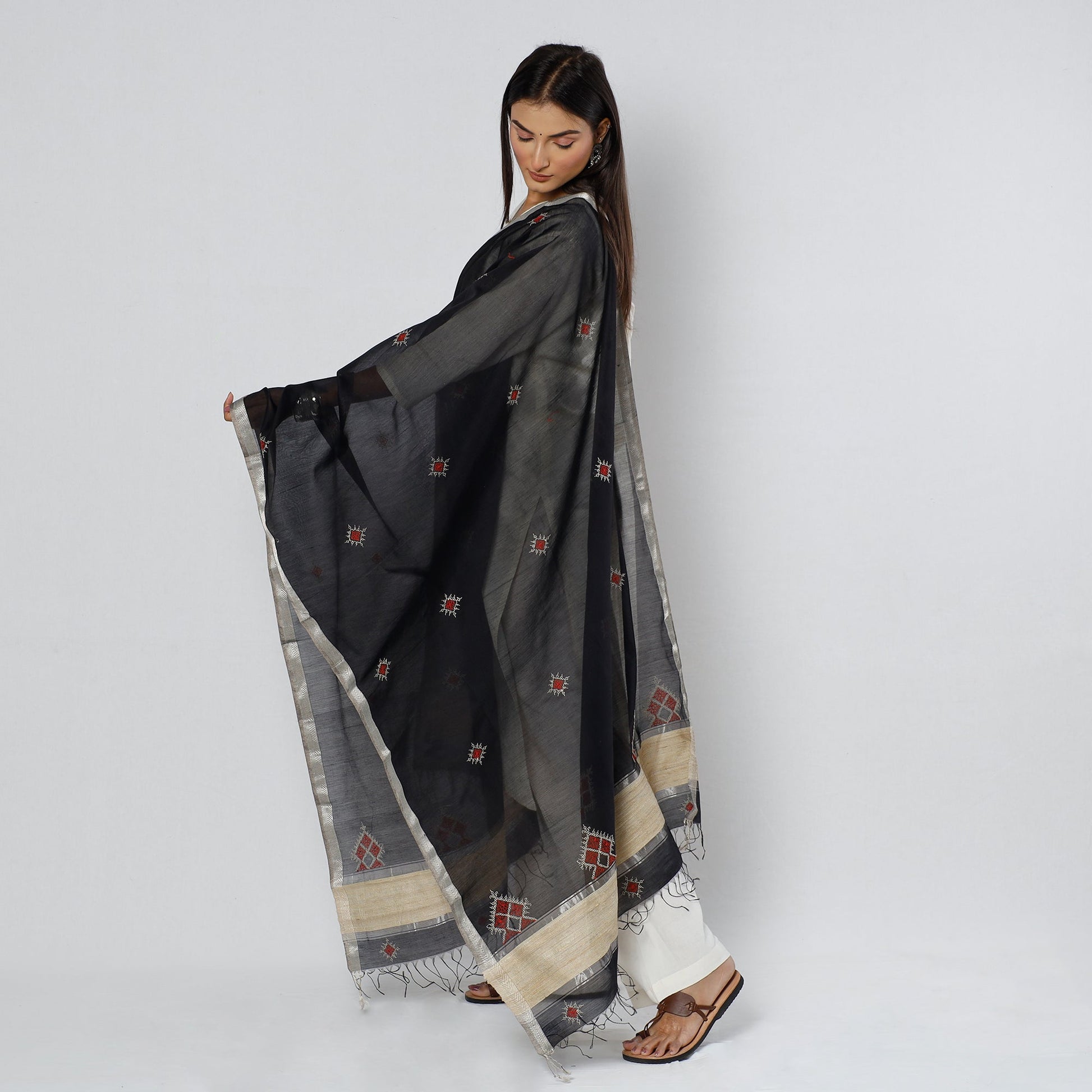 Black - Gavanti Kasuti Embroidery Handloom Maheshwari Silk Dupatta