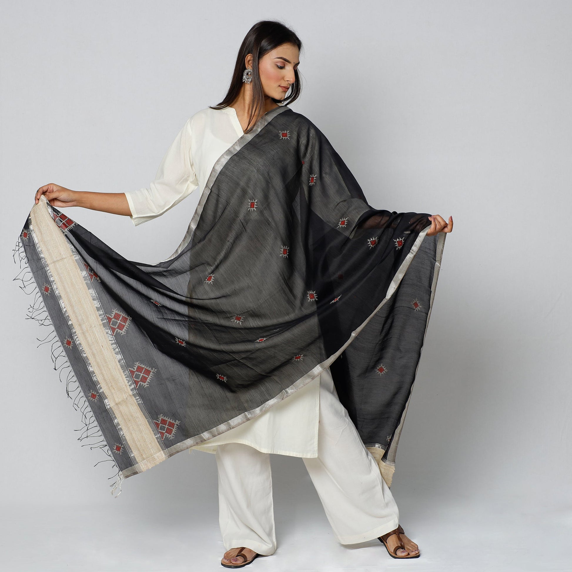 Black - Gavanti Kasuti Embroidery Handloom Maheshwari Silk Dupatta