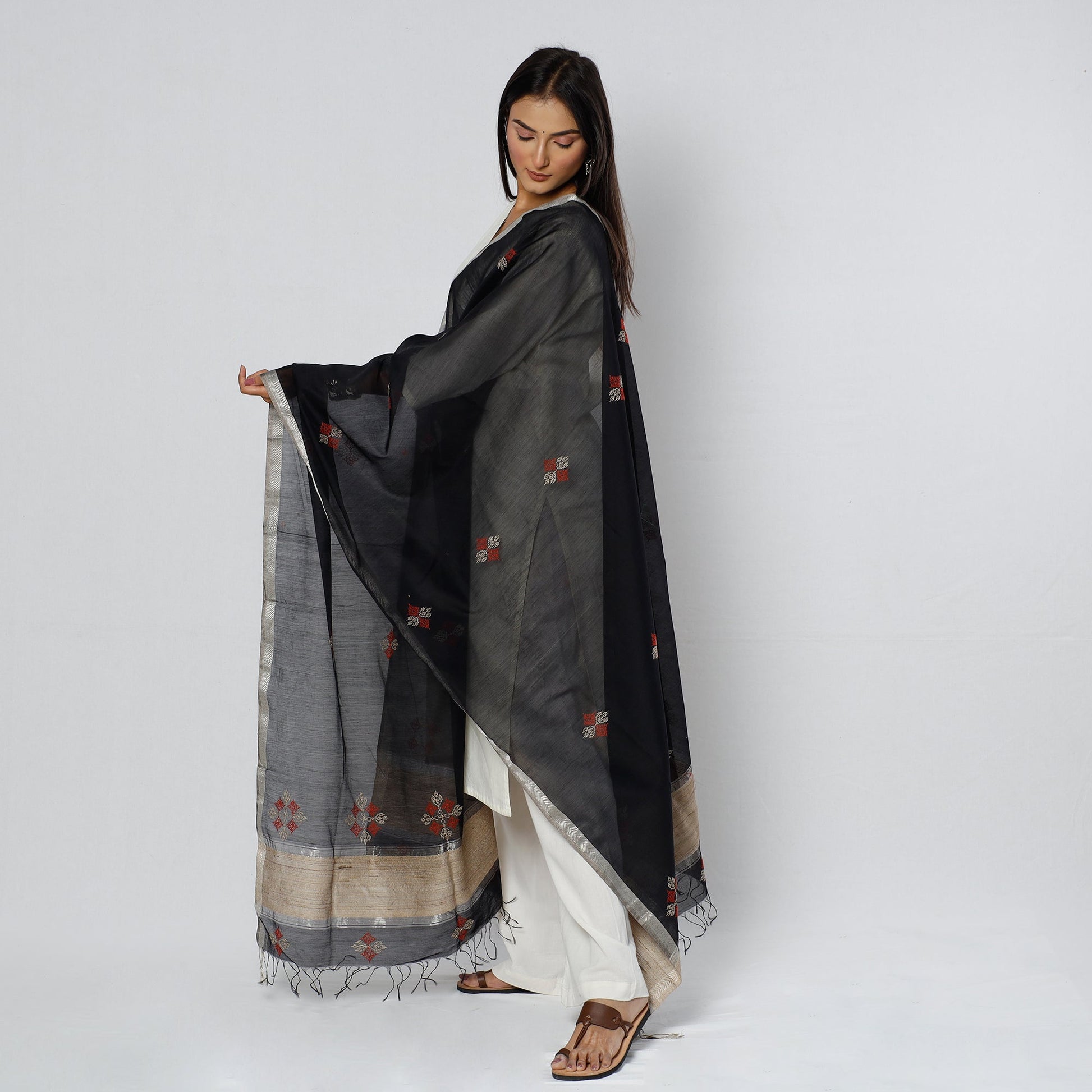 Black - Gavanti Kasuti Embroidery Handloom Maheshwari Silk Dupatta