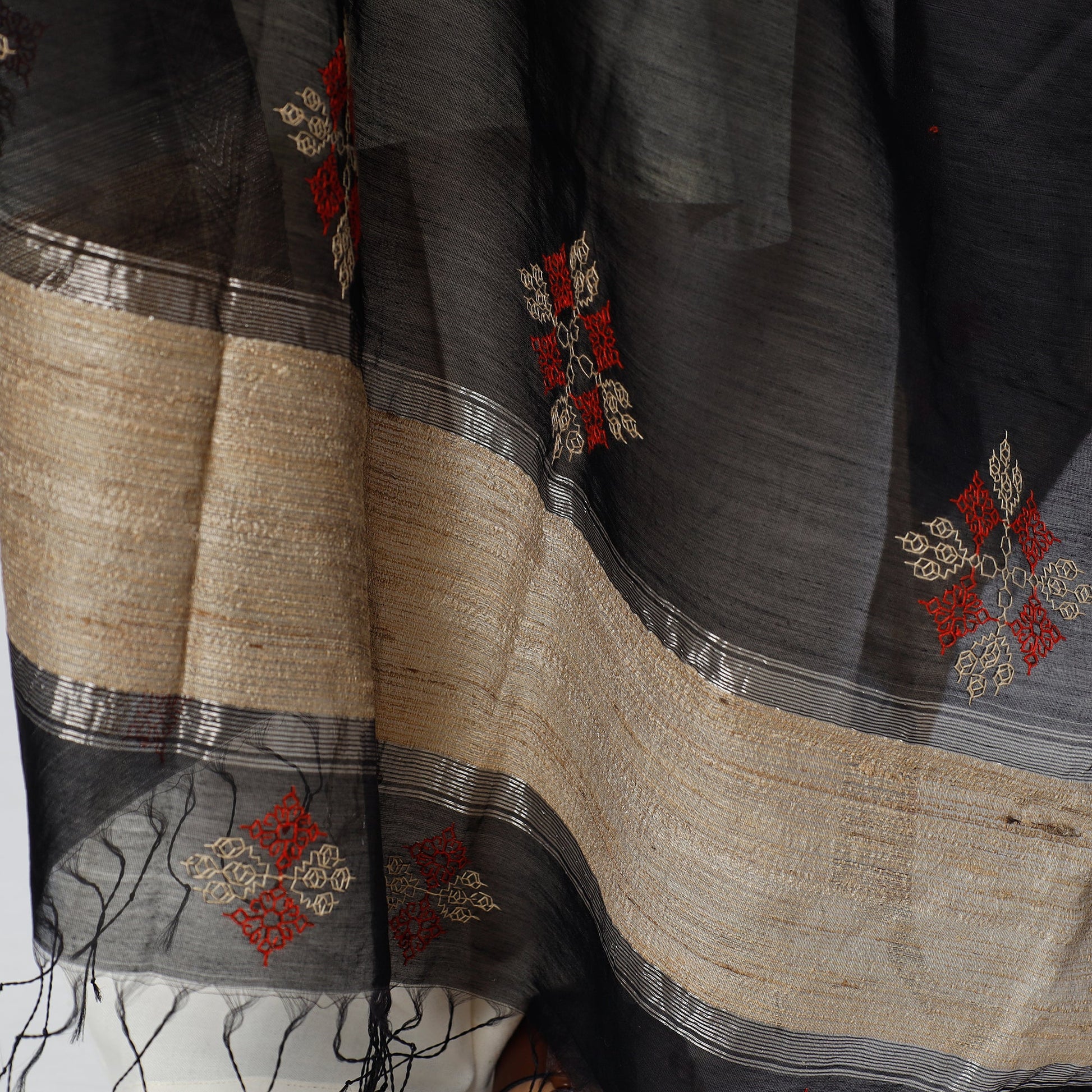 Black - Gavanti Kasuti Embroidery Handloom Maheshwari Silk Dupatta