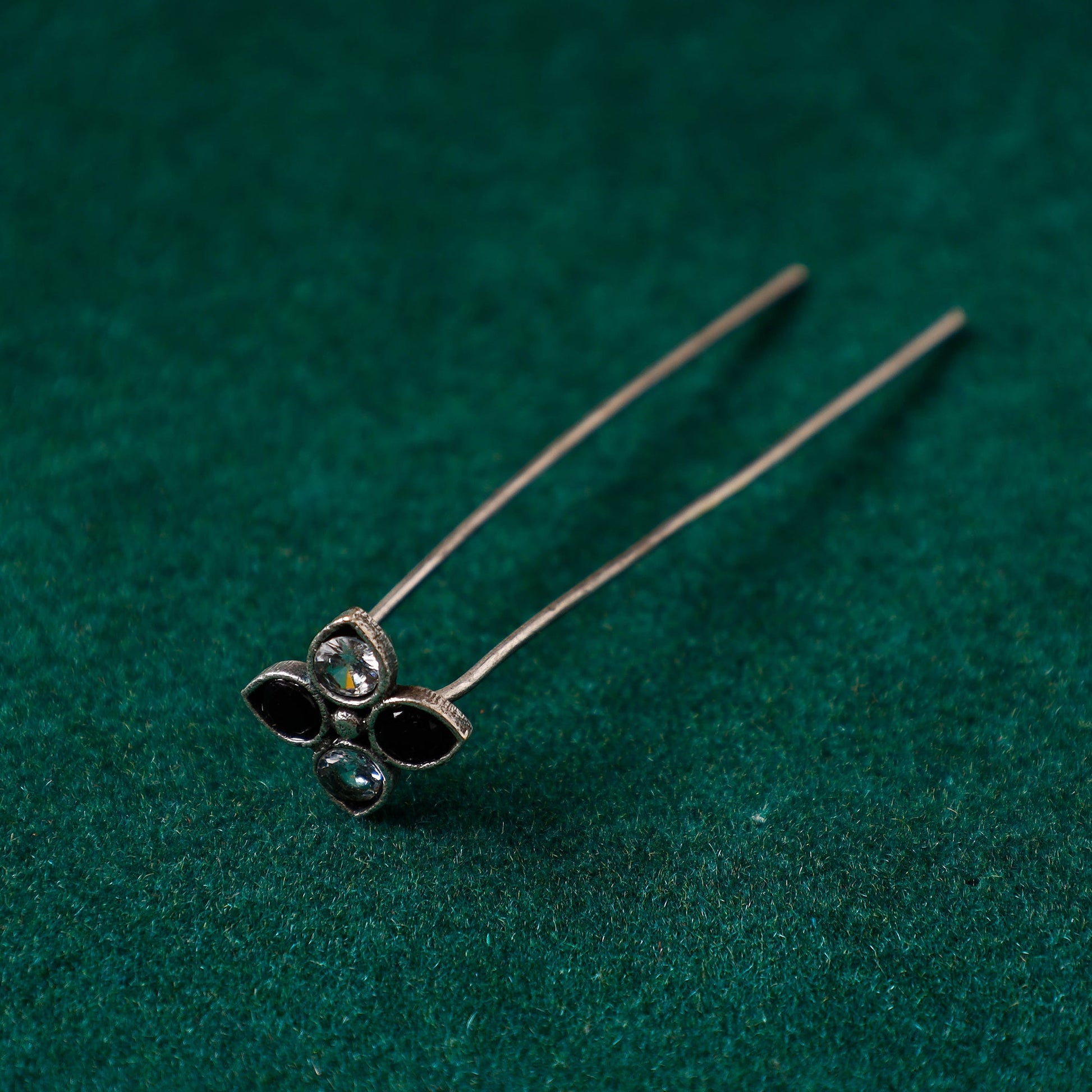 Antique Silver Finish Oxidised Brass Base Stone Work Juda Pin