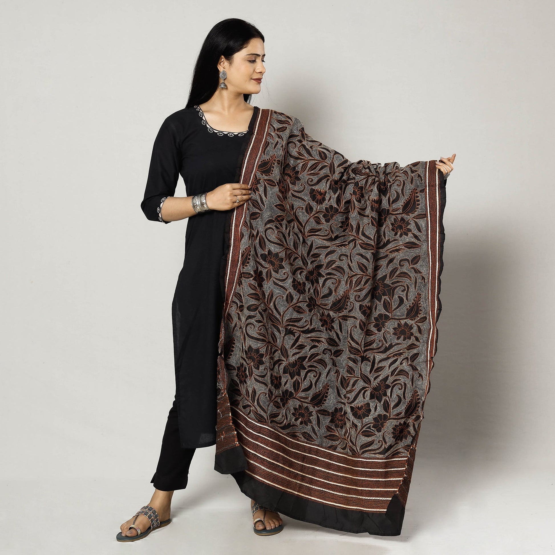 Black - Bengal Nakshi Kantha Embroidery Tussar Silk Handloom Dupatta