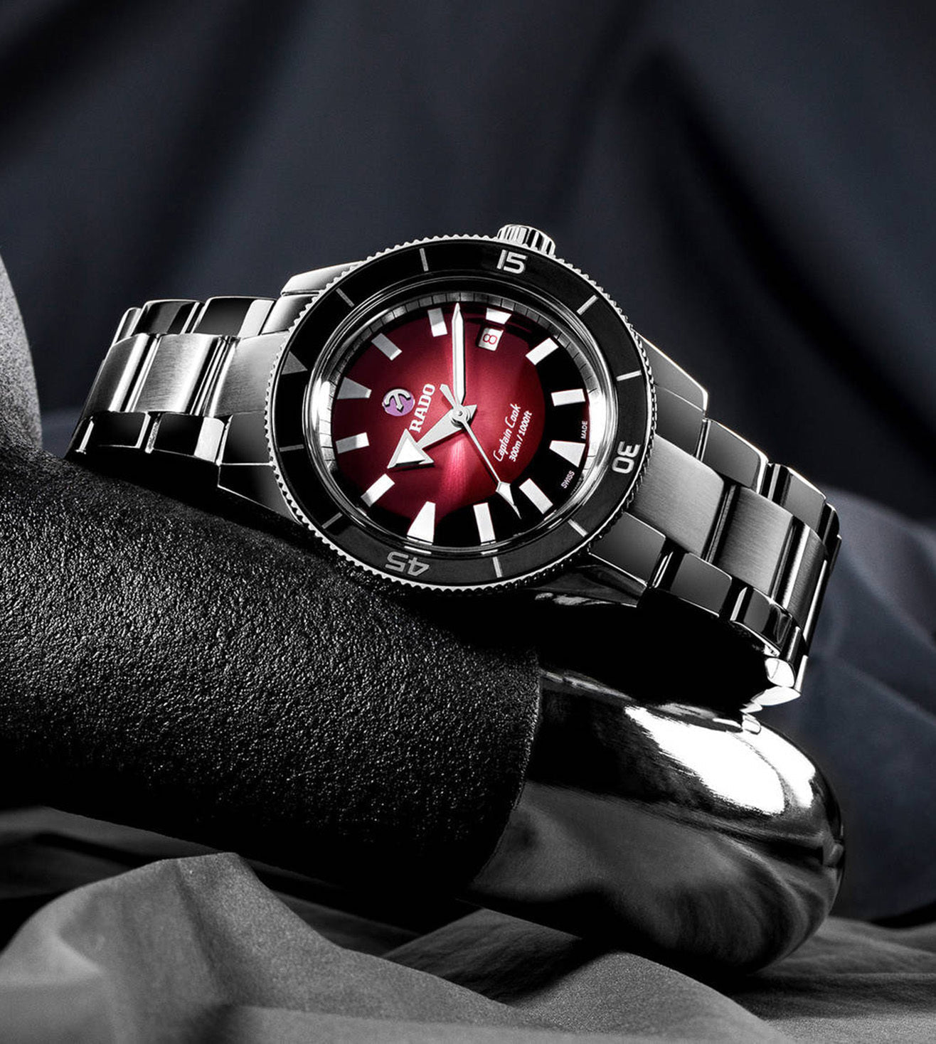 Rado Captain Cook Red Dial Men 42mm