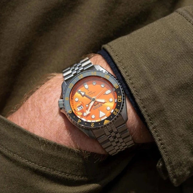 5 Sports Men Automatic Orange Dial Analog Stainless Steel Watch SSK005K1