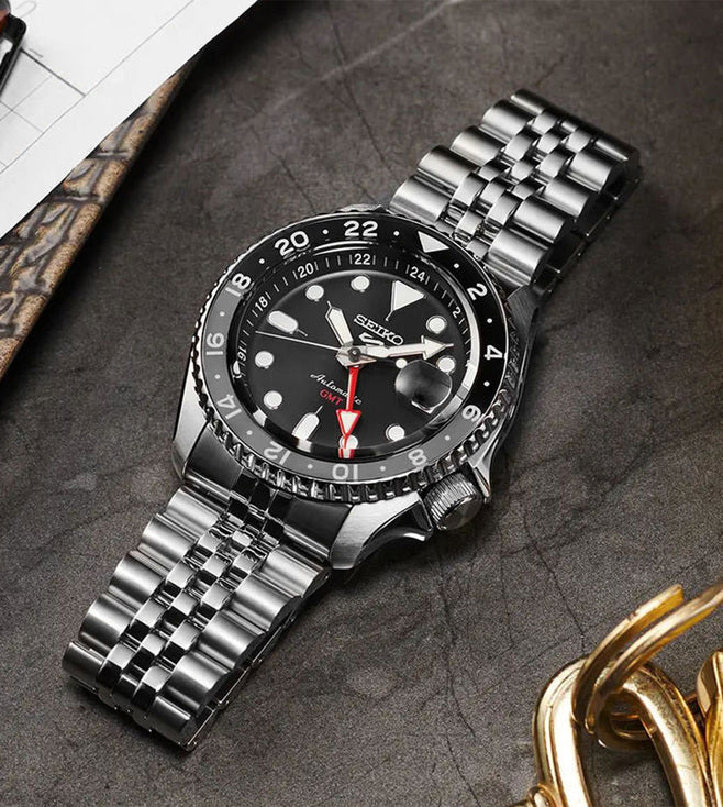 Seiko 5 Sports Black Grape Black Dial Men 42.5mm