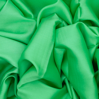 Leafy Green Mysore Plain Crepe Silk Saree With Temple Border-Leaf Green