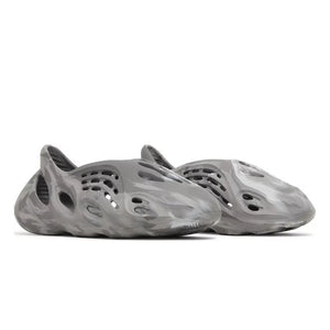 Yeezy Foam RNNR MX Granite
