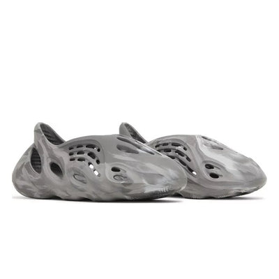 Yeezy Foam RNNR MX Granite