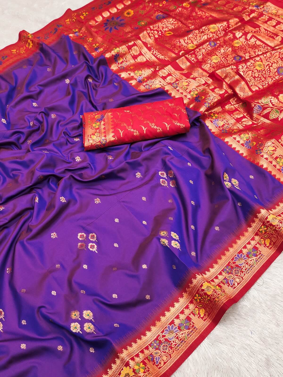 Exquisite Purple Soft Banarasi Silk Saree With Nectarous Blouse Piece