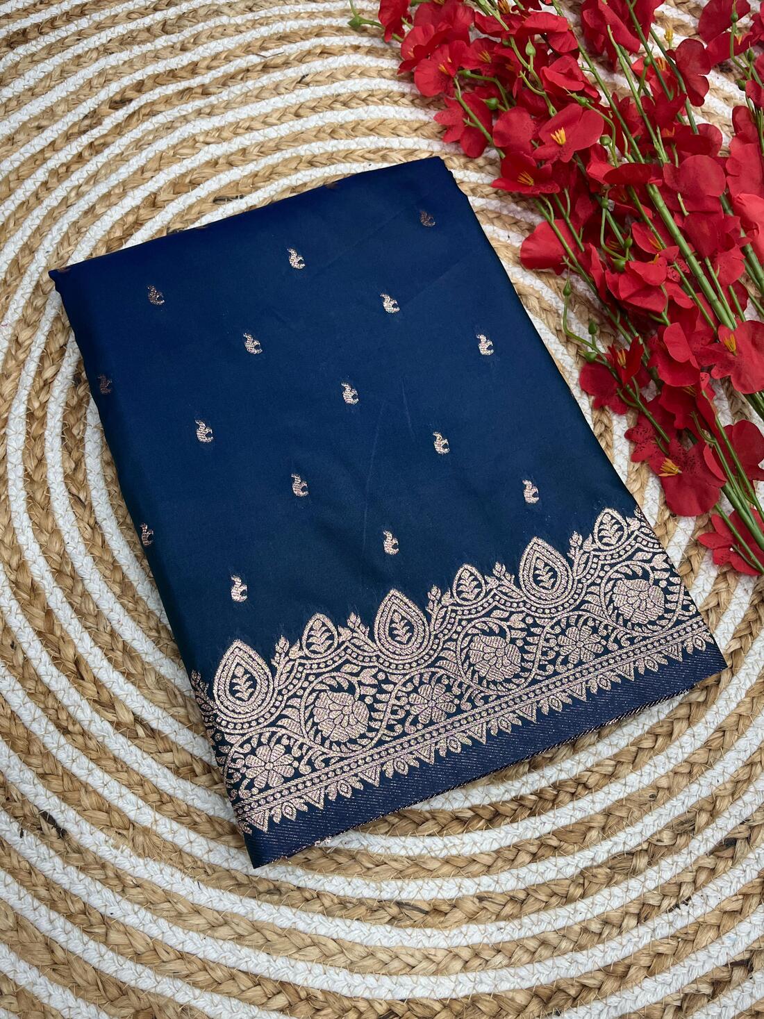 Vibrant Navy Blue Soft Banarasi Silk Saree With Efflorescence Blouse Piece