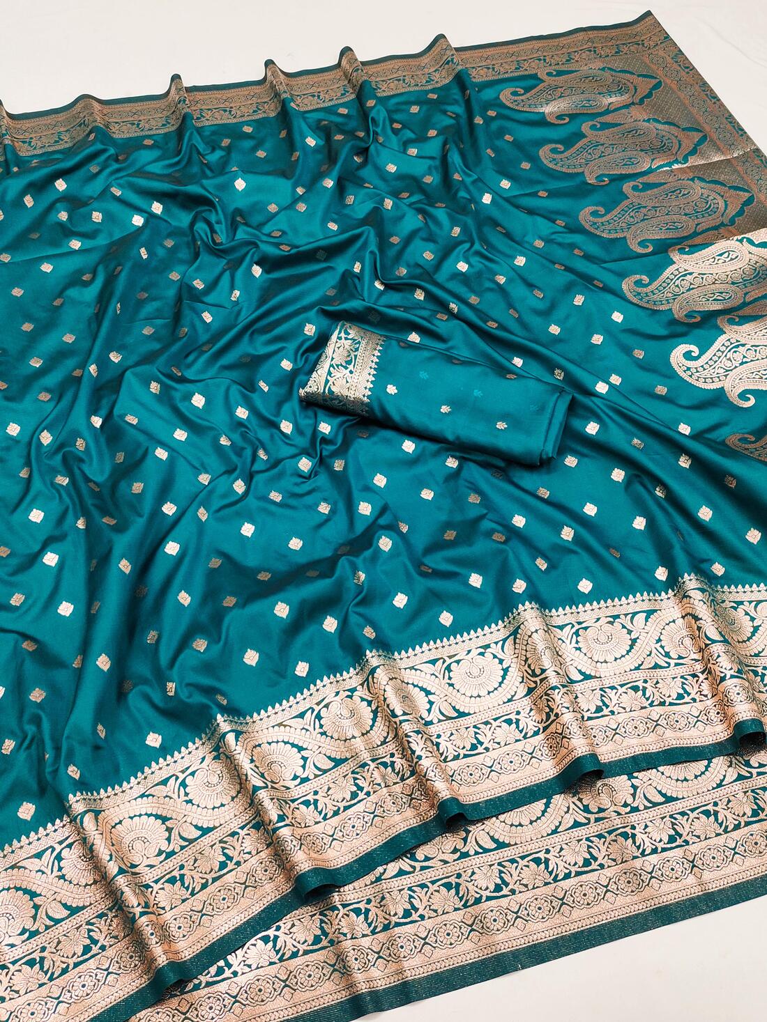 Chatoyant Rama Soft Banarasi Silk Saree With Refreshing Blouse Piece