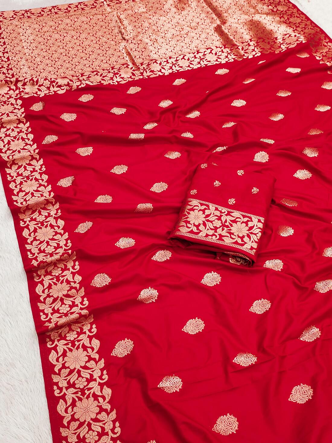 Pretty Red Soft Banarasi Silk Saree With Cynosure Blouse Piece
