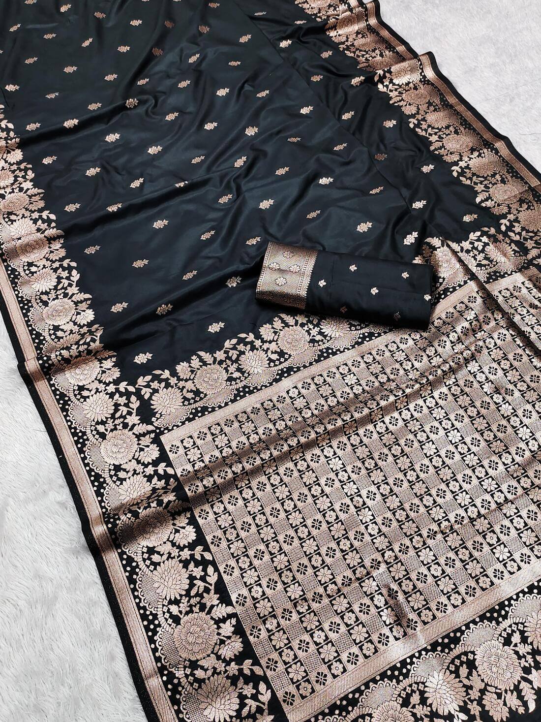 Flamboyant Black Soft Banarasi Silk Saree With Fugacious Blouse Piece
