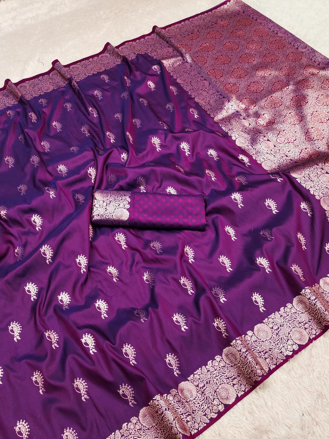 Invaluable Purple Soft Banarasi Silk Saree With Winsome Blouse Piece