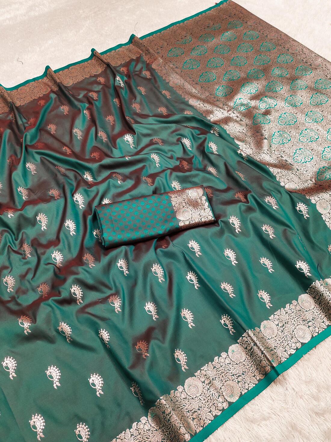 Gratifying Rama Soft Banarasi Silk Saree With Ravishing Blouse Piece