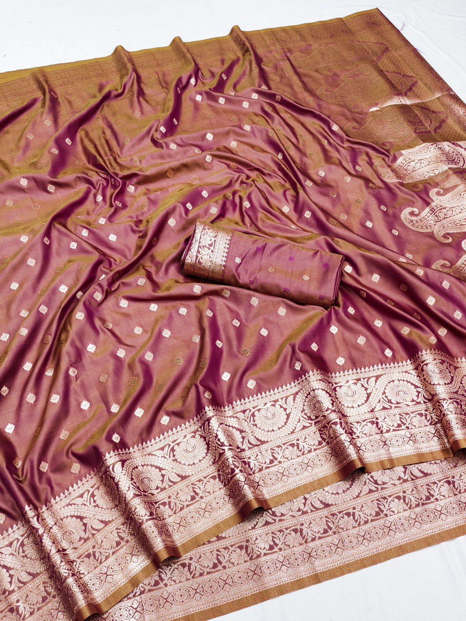 Resonant Pink Soft Banarasi Silk Saree With Lassitude Blouse Piece