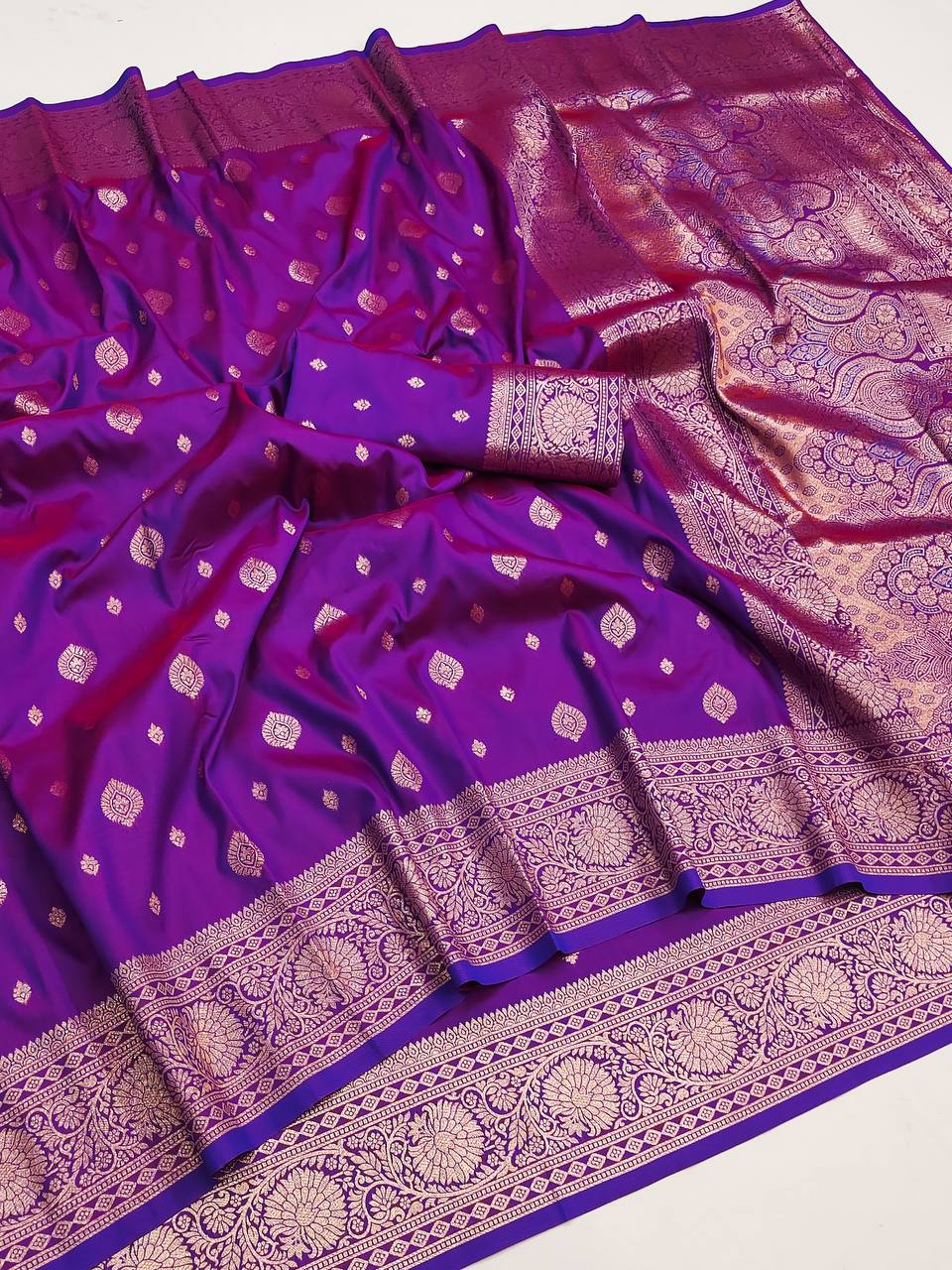 Rhapsodic Purple Soft Banarasi Silk Saree With Comely Blouse Piece
