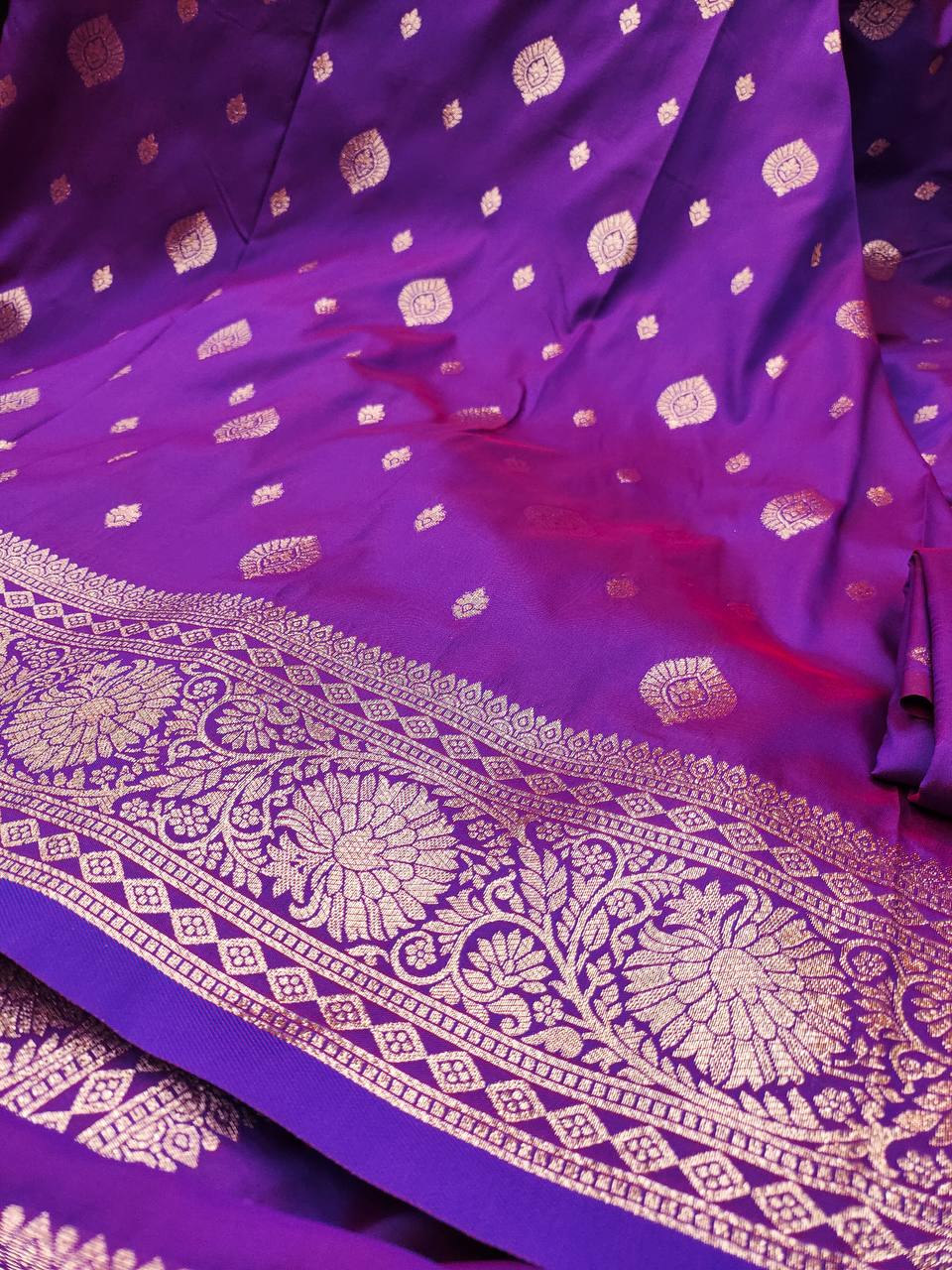 Rhapsodic Purple Soft Banarasi Silk Saree With Comely Blouse Piece