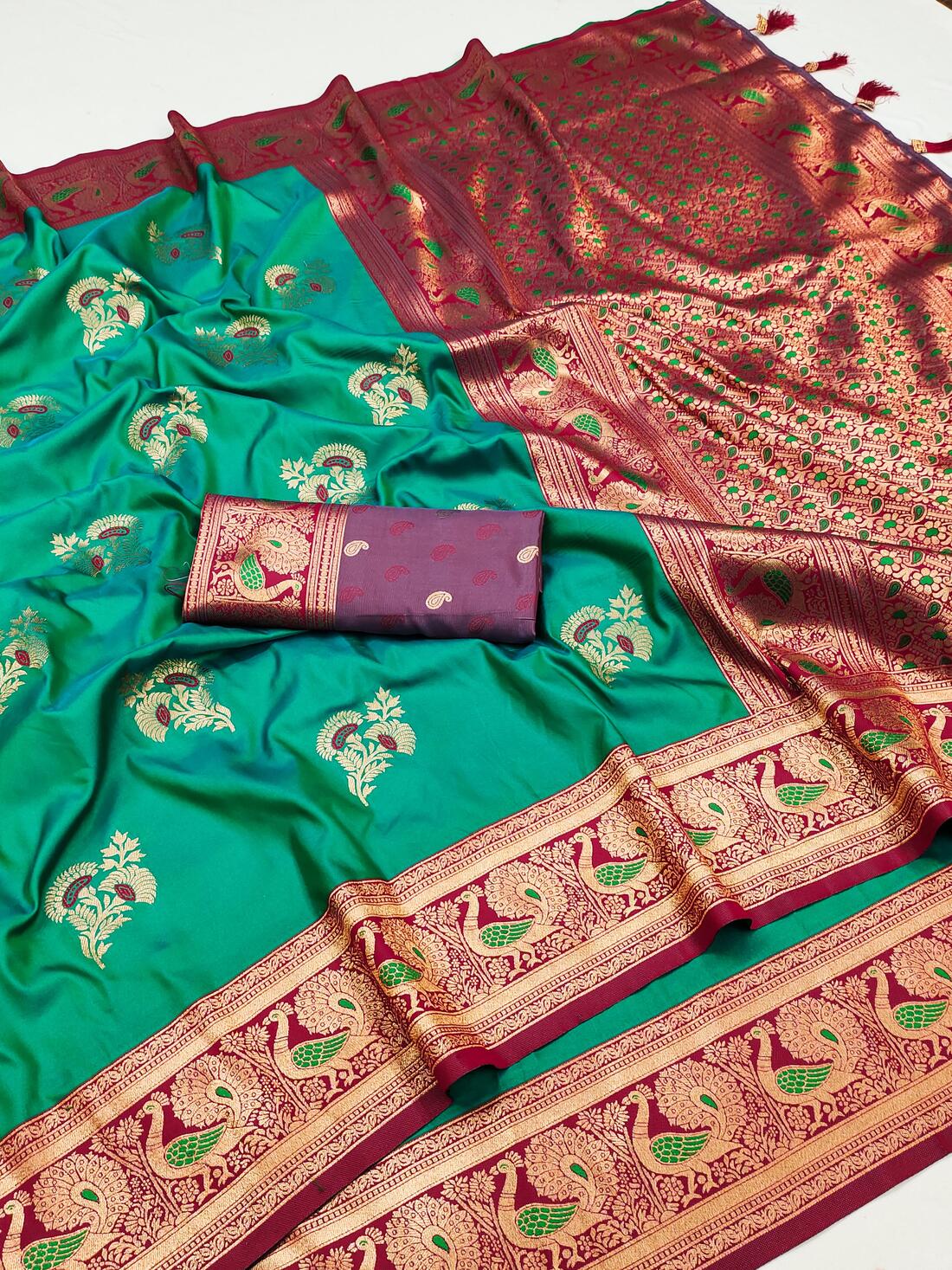 Enthralling Sea Green Paithani Silk Saree With Refreshing Blouse Piece