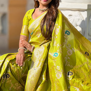 Chatoyant Parrot Soft Banarasi Silk Saree With Fragrant Blouse Piece