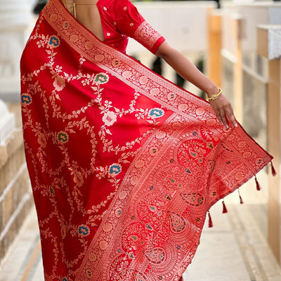 Incredible Red Soft Banarasi Silk Saree With Alluring Blouse Piece