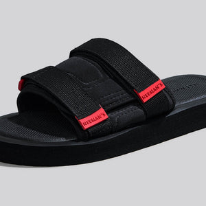 Breezy Fluff Sandals : Black