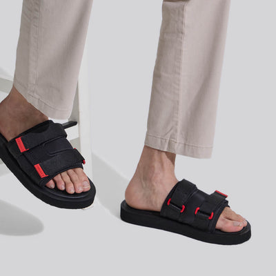 Breezy Fluff Sandals : Black
