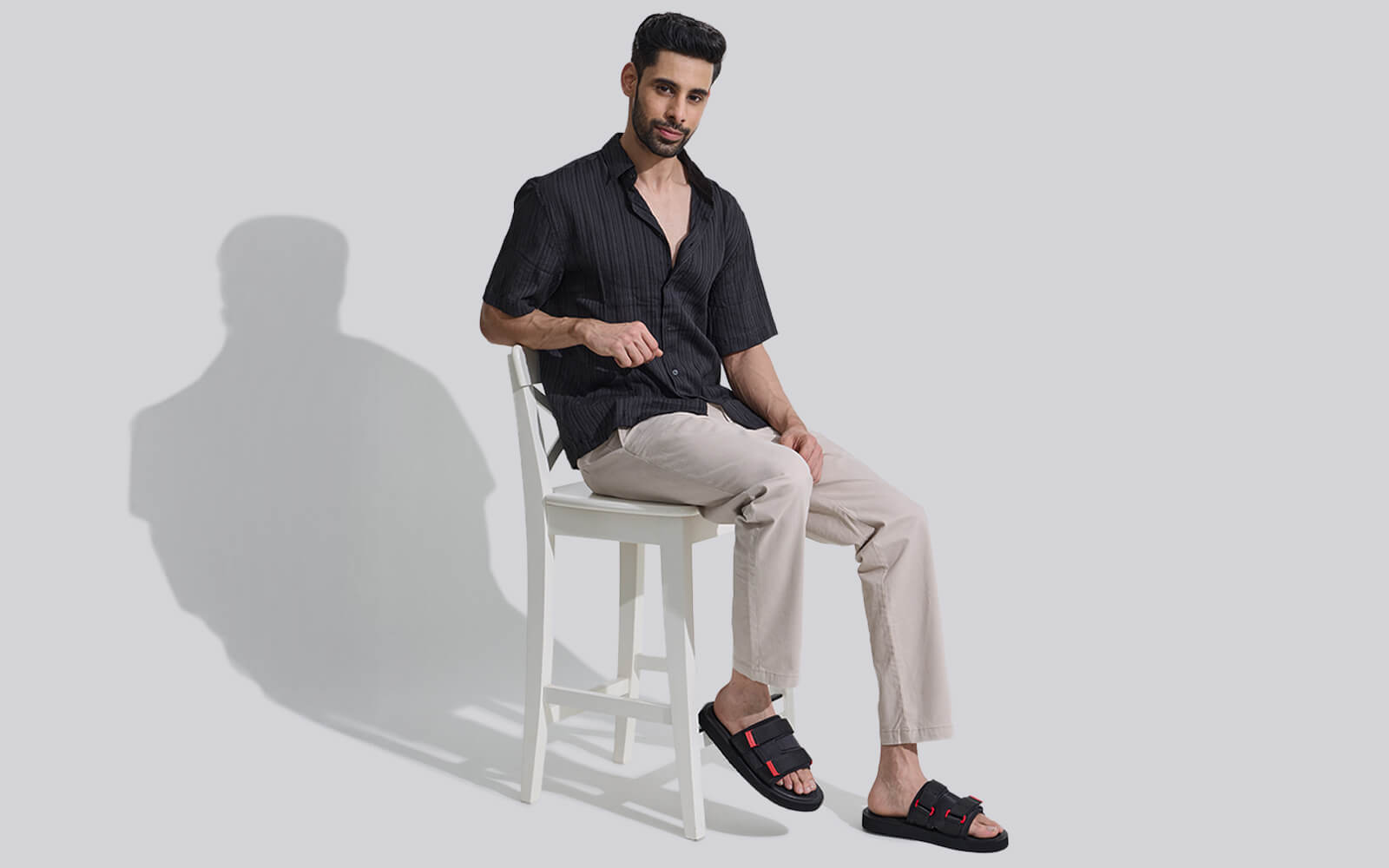Breezy Fluff Sandals : Black