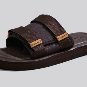 Breezy Fluff Sandals : Brown