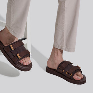 Breezy Fluff Sandals : Brown