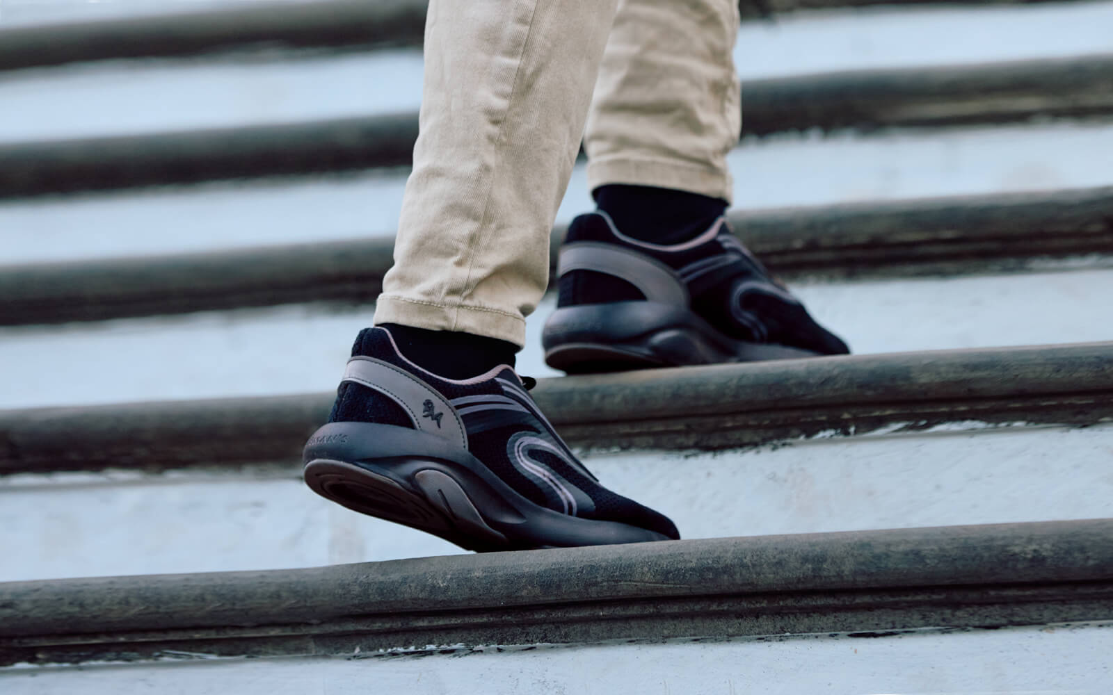 Begin Walk - Unwind : Black-Grey