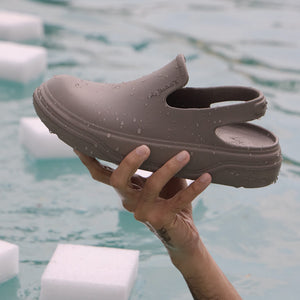 Cushers Clogs For Men : Goat Grey