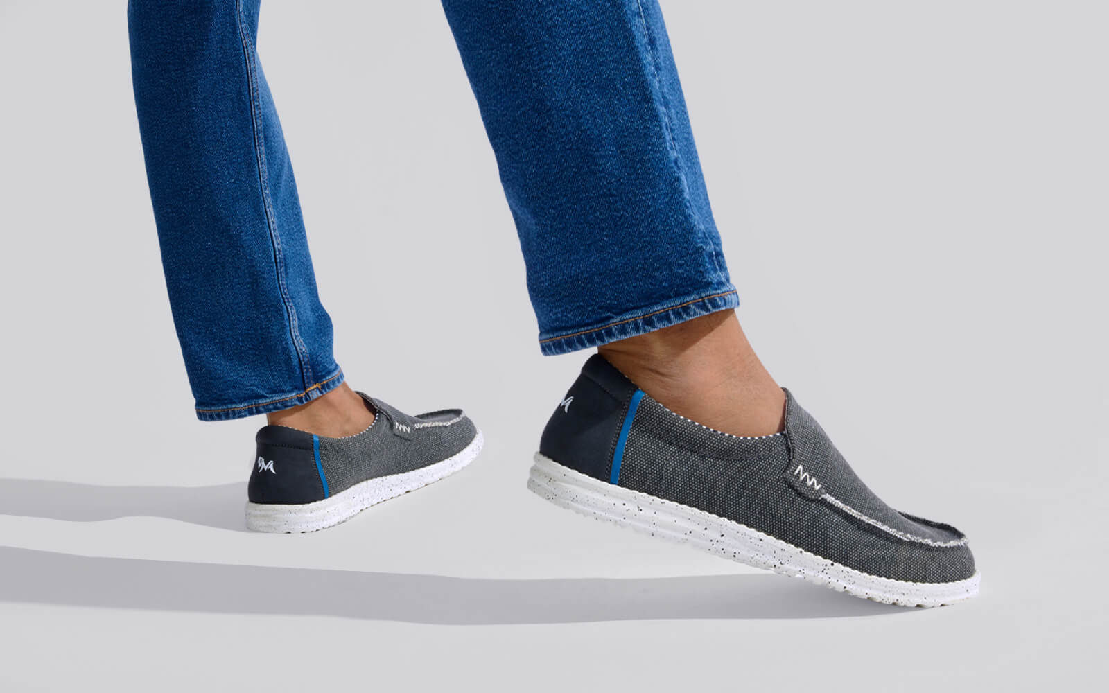 The Wanderers Slip Ons : Black