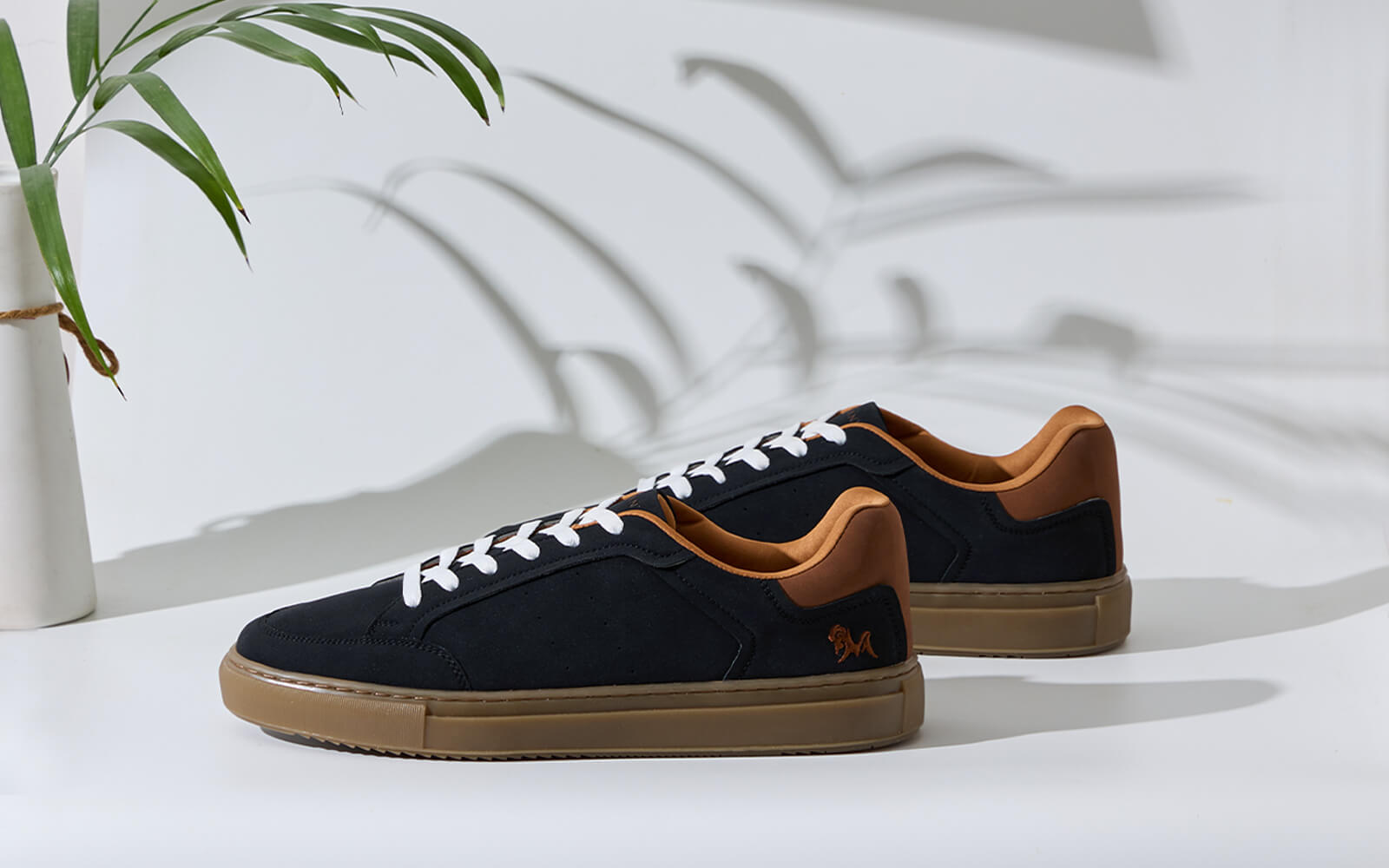 The Comfy Sleeks : Black-Tan