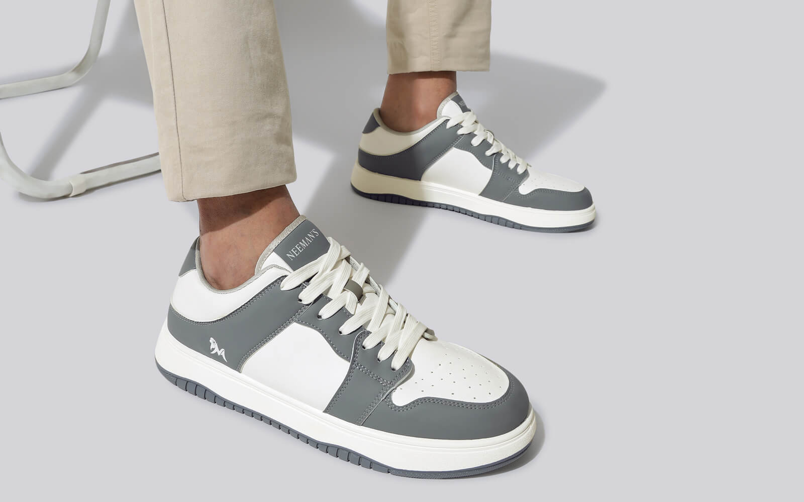 The Hip Hep : Grey-White