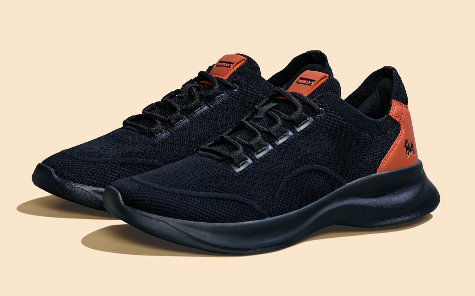 The Knit Strides : Black