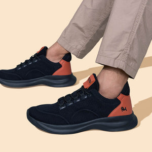 The Knit Strides : Black