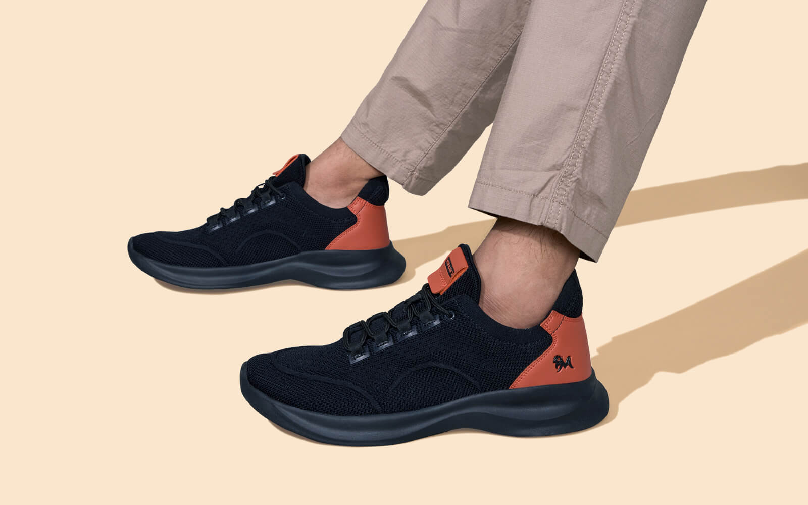 The Knit Strides : Black