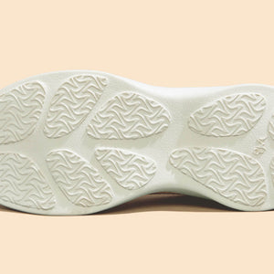 The Knit Strides : Ivory