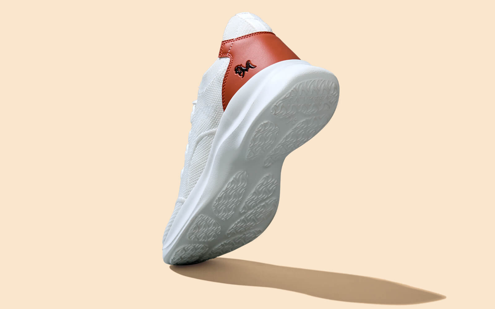 The Knit Strides : White
