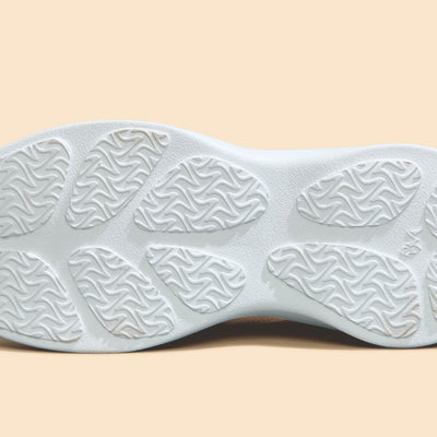 The Knit Strides : White