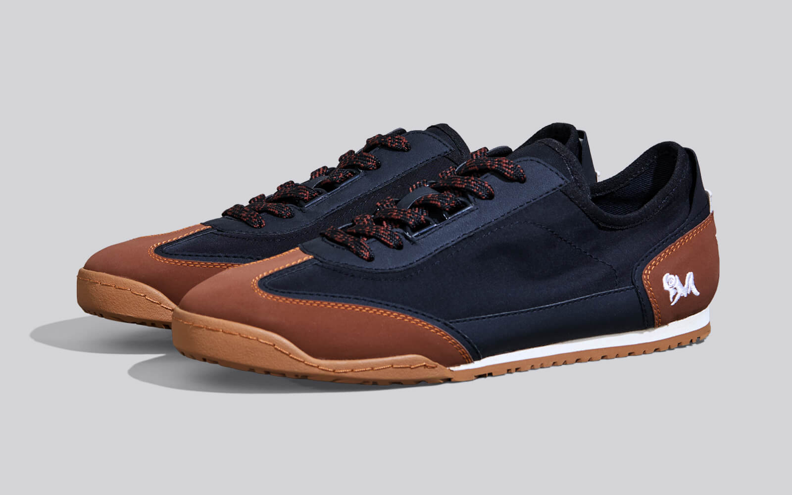 The Urban Ease : Black-Tan