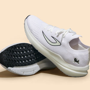 Whoosh Lite Sneakers : White